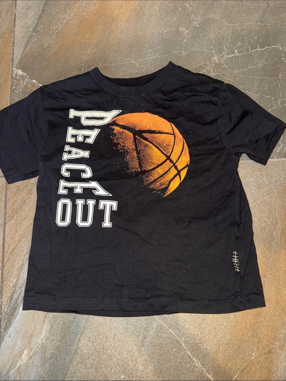 Kids' MOLO Black 'Peace Out' Basketball Graphic Tee size 3
